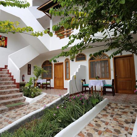 The Galapagos Pearl B&B Puerto Ayora  Zewnętrze zdjęcie