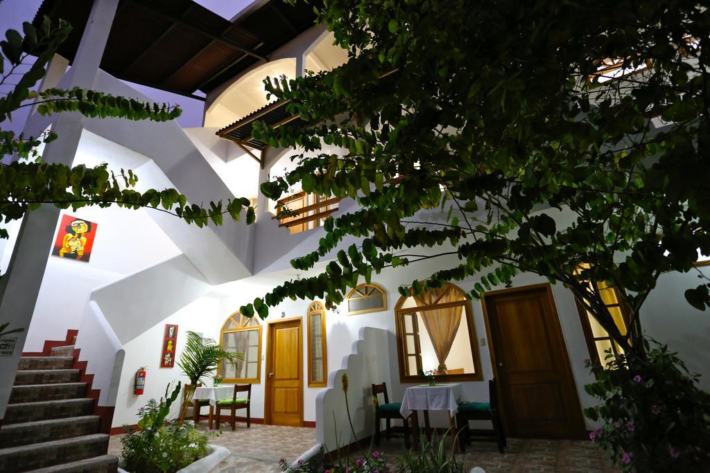 The Galapagos Pearl B&B Puerto Ayora  Zewnętrze zdjęcie