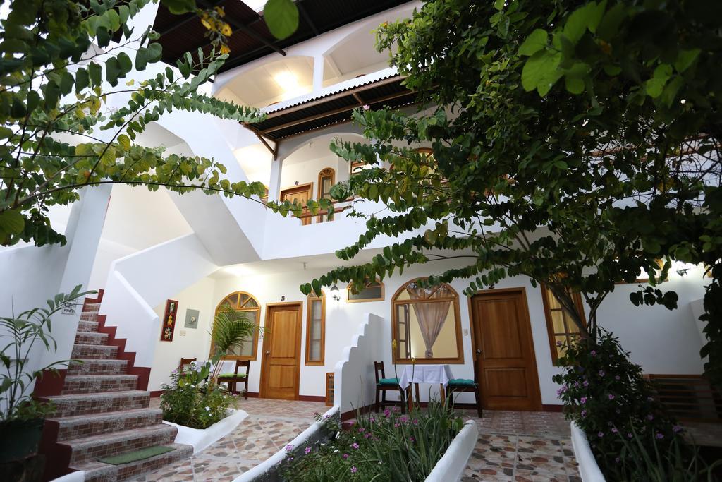 The Galapagos Pearl B&B Puerto Ayora  Zewnętrze zdjęcie