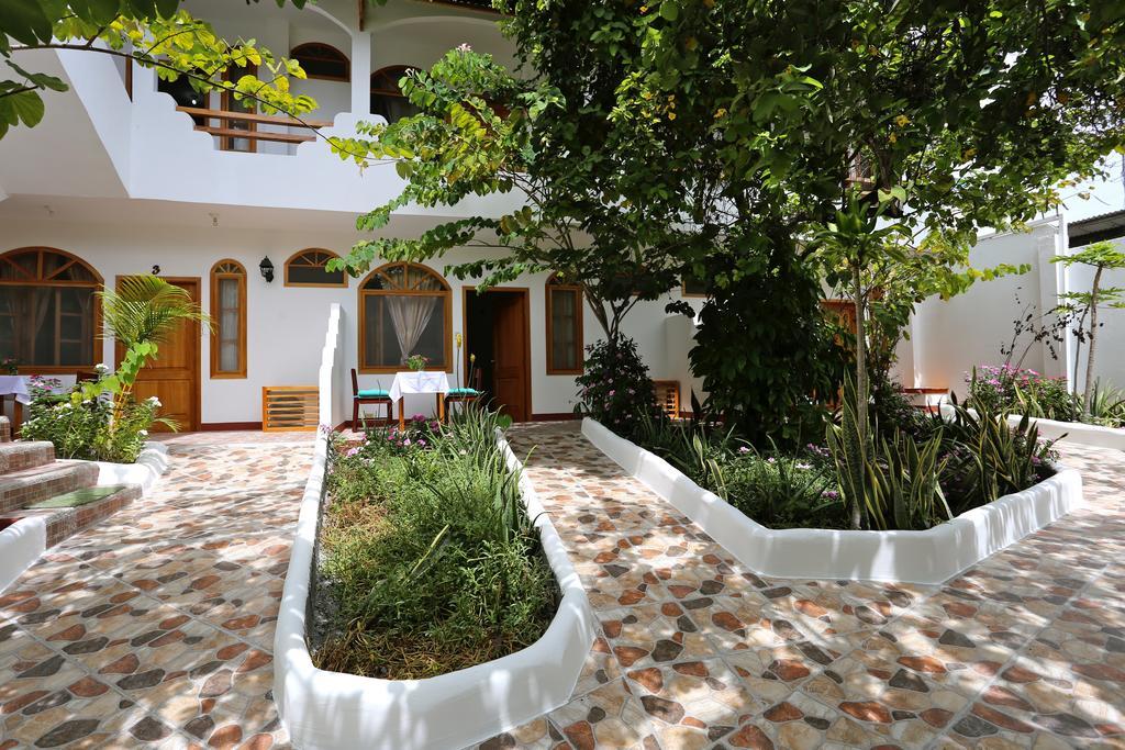 The Galapagos Pearl B&B Puerto Ayora  Zewnętrze zdjęcie