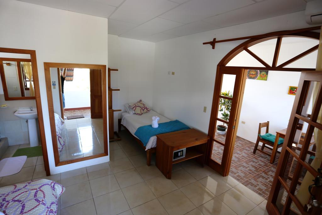 The Galapagos Pearl B&B Puerto Ayora  Zewnętrze zdjęcie